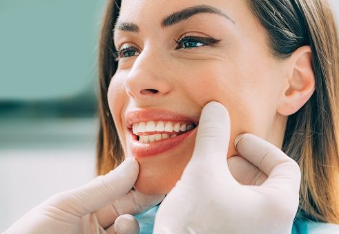 3 powody, dla których warto założyć implanty zębowe