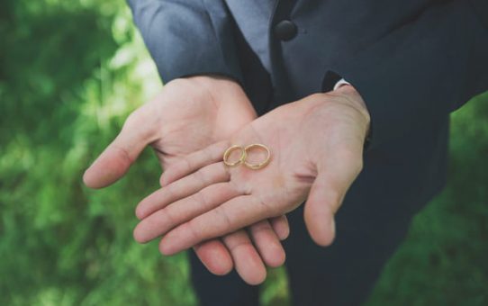 Jak dobrać grubość obrączki ślubnej?