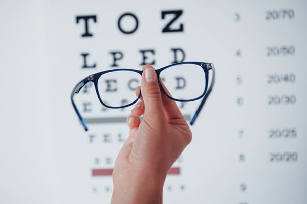 okulary korekcyjne vs soczewki przy astygmatyźmie